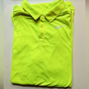 Nike golf shirt, boys’ XL. Dri-fit, polyester. Three button collar closure. VGUC